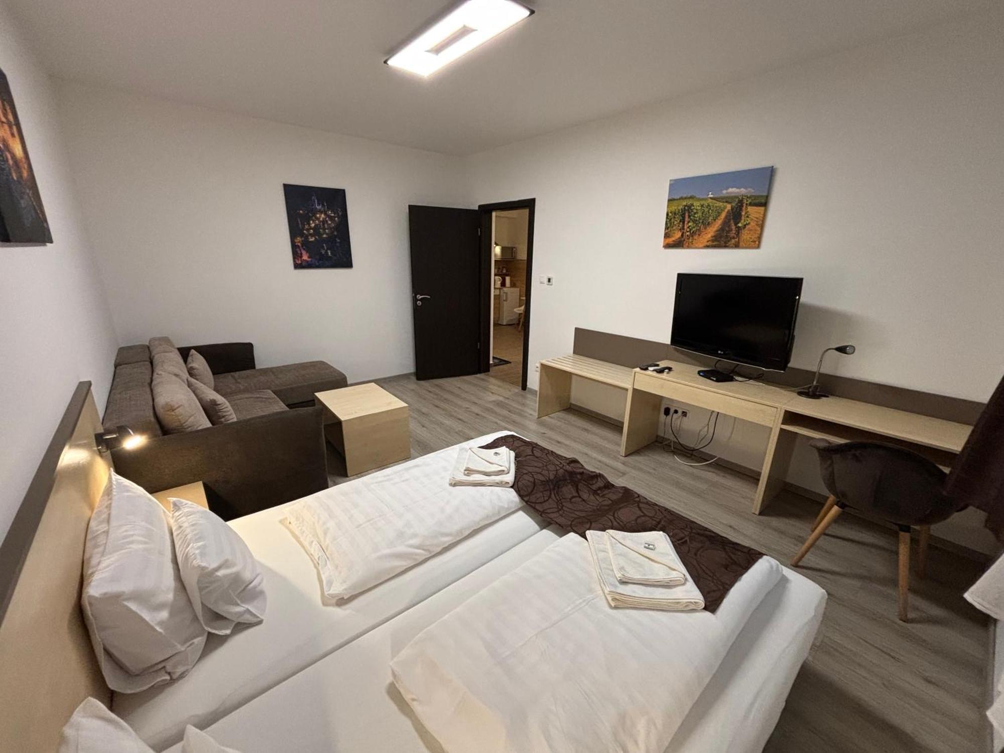 Pizza Tabor Apartman Miskolc Eksteriør bilde