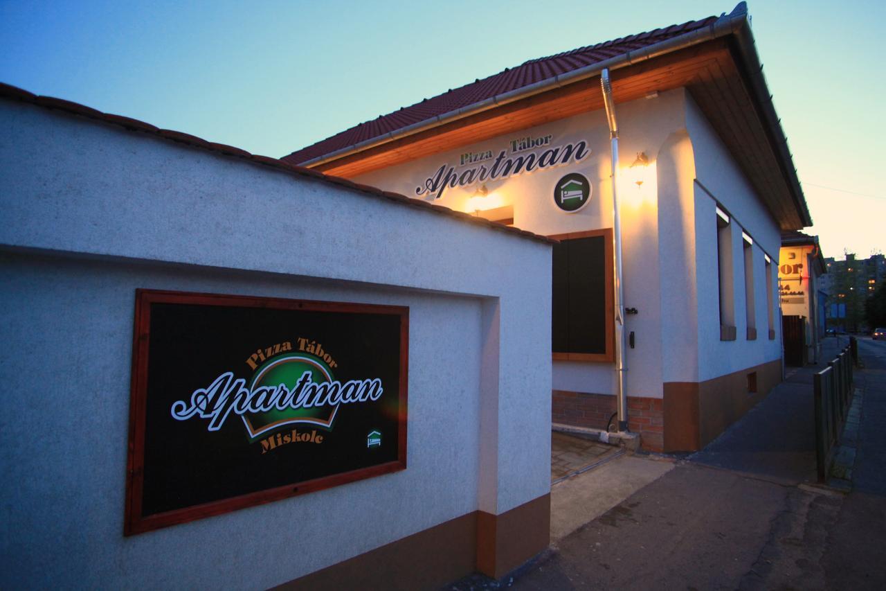 Pizza Tabor Apartman Miskolc Eksteriør bilde