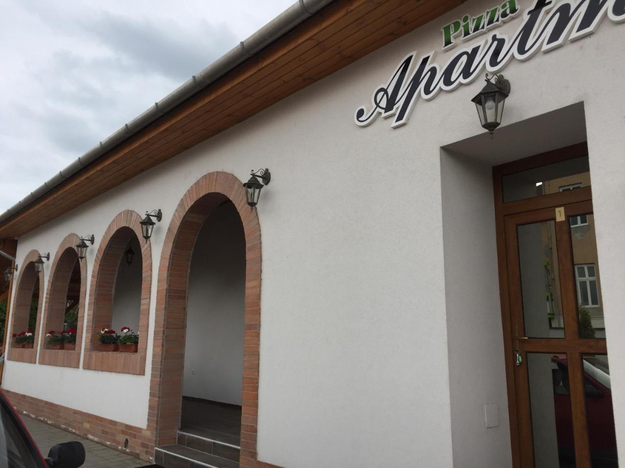 Pizza Tabor Apartman Miskolc Eksteriør bilde
